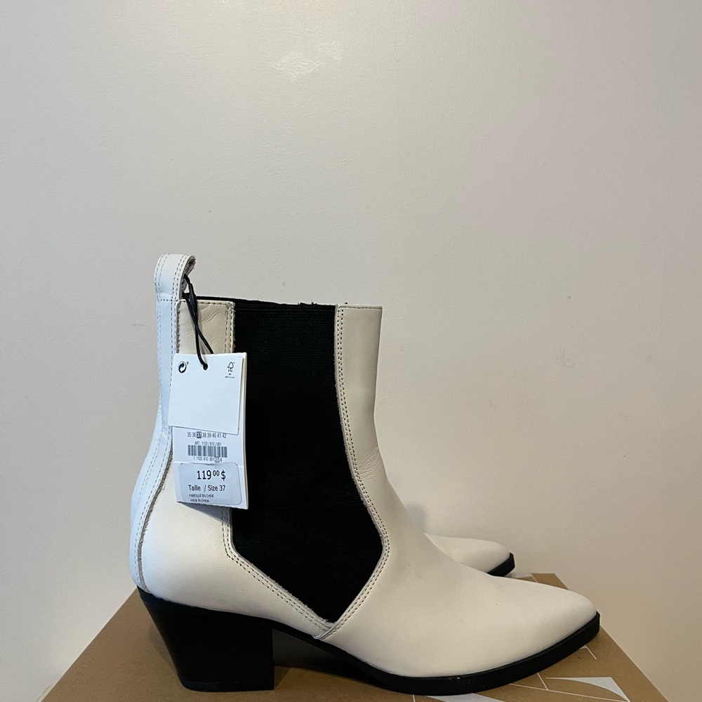 ZARA Women's White and Black Ankle Boots